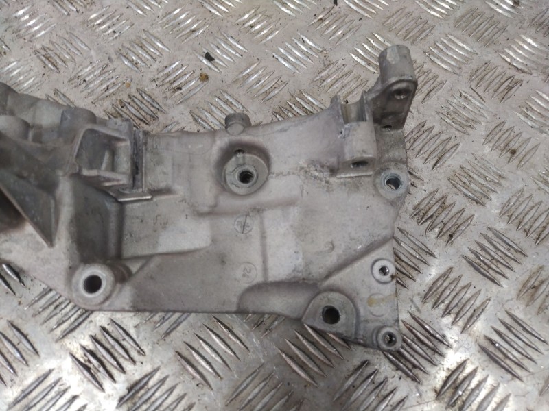 Recambio de soporte para citroën spacetourer autobús (v_) 2.0 bluehdi 180 referencia OEM IAM 9820041180  