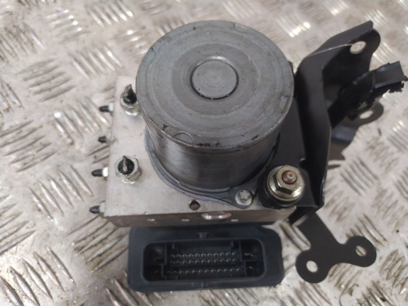 Recambio de abs para toyota auris (_e18_) 1.2 (nre185_) referencia OEM IAM 4405002A40  