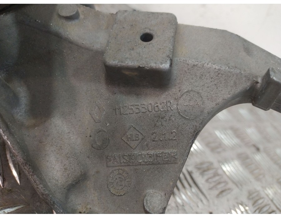 Recambio de soporte motor para renault clio iv (bh_) 1.5 dci 90 referencia OEM IAM 112228880R  