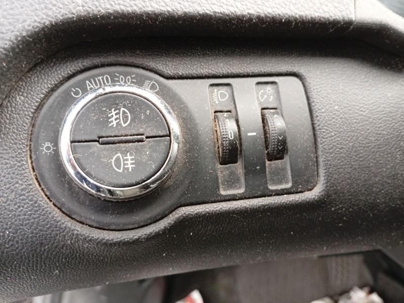 Recambio de mando luces para opel insignia sports tourer referencia OEM IAM 13268707  