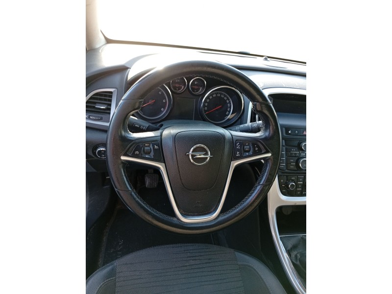 Recambio de volante para opel astra j (p10) 1.7 cdti (68) referencia OEM IAM 13351029  