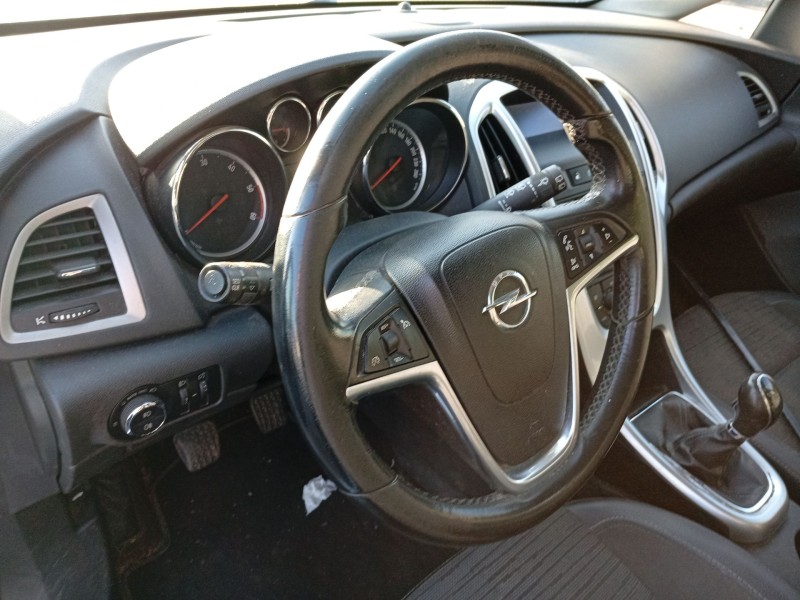 Recambio de volante para opel astra j (p10) 1.7 cdti (68) referencia OEM IAM 13351029  