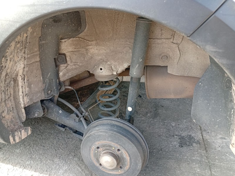 Recambio de amortiguador trasero izquierdo para dacia sandero ii (b8_) 1.5 dci referencia OEM IAM 562101478R  