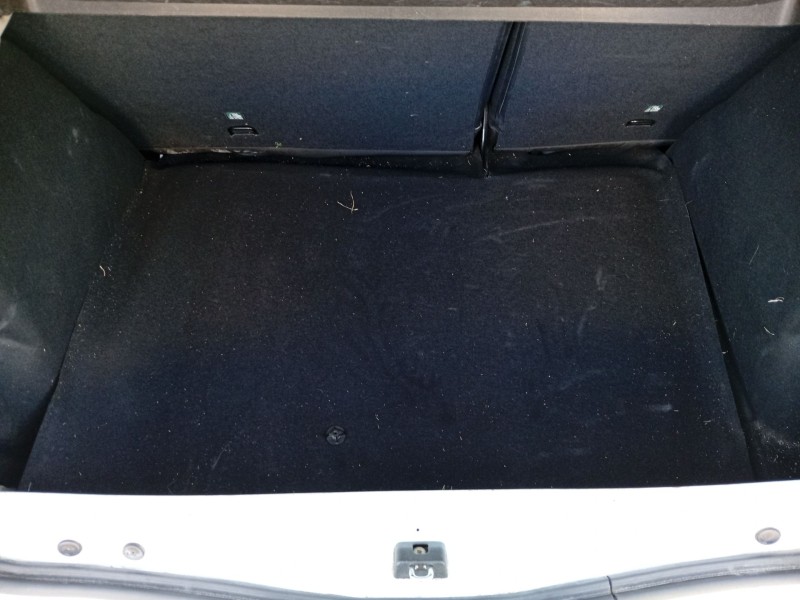 Recambio de tapa maletero para dacia sandero ii (b8_) 1.5 dci referencia OEM IAM   
