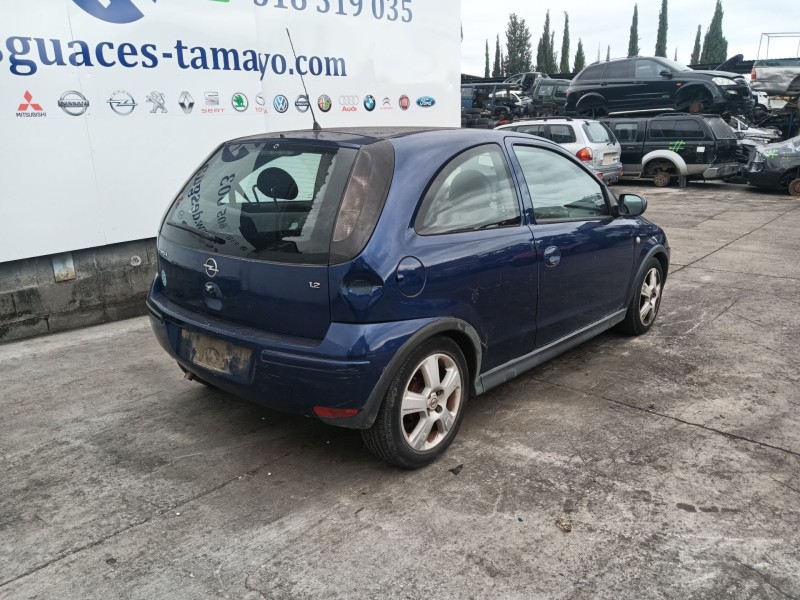 opel corsa c (x01) del año 2004