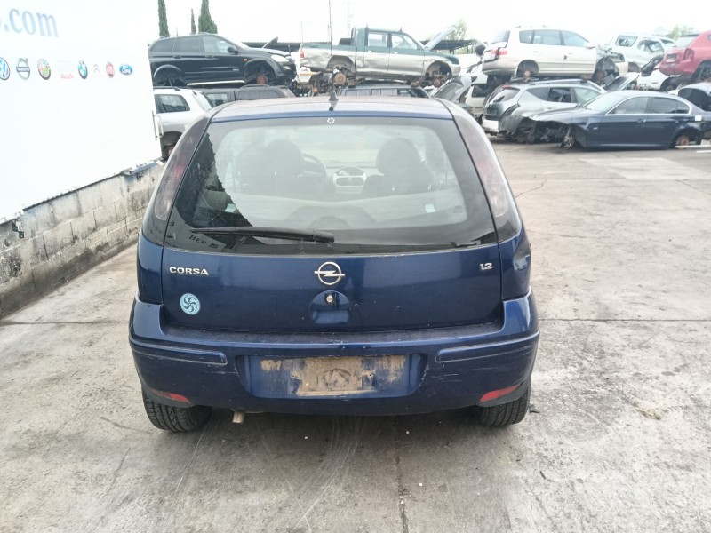 opel corsa c (x01) del año 2004