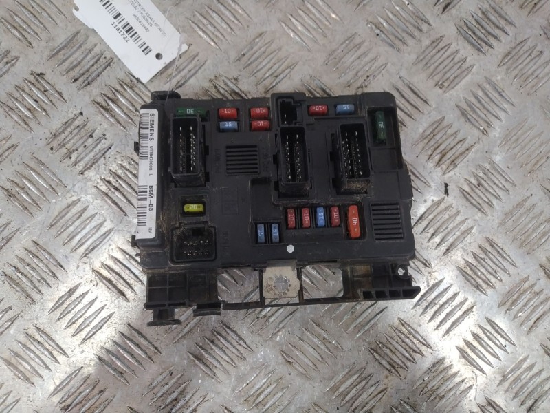 Recambio de caja reles / fusibles para citroën xsara picasso referencia OEM IAM 9650618480  