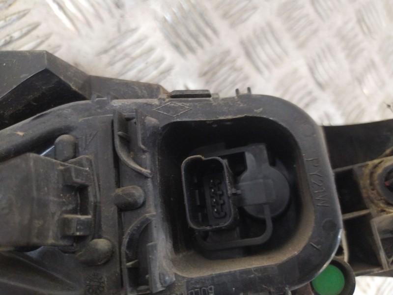 Recambio de piloto trasero derecho para renault clio iv (bh_) 1.5 dci 90 referencia OEM IAM 265502631R  