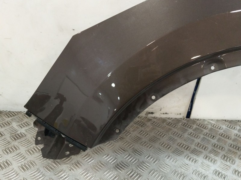 Recambio de aleta delantera izquierda para dacia duster (hs_) 1.5 dci referencia OEM IAM   