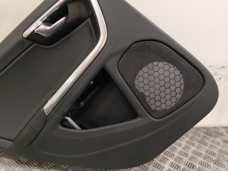 Recambio de guarnecido puerta trasera izquierda para volvo v60 i cross country (157) d4 referencia OEM IAM 8686854  