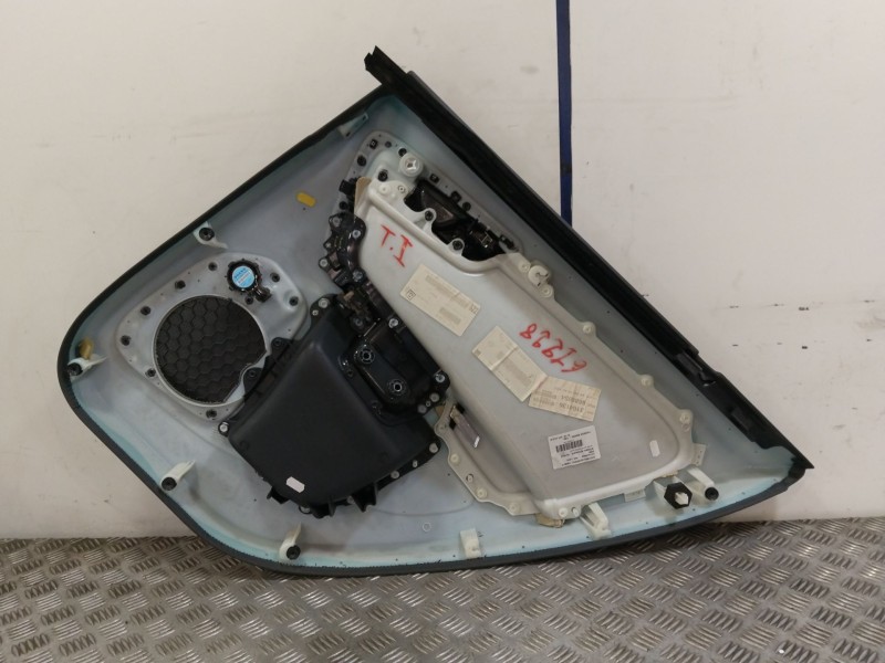 Recambio de guarnecido puerta trasera izquierda para volvo v60 i cross country (157) d4 referencia OEM IAM 8686854  