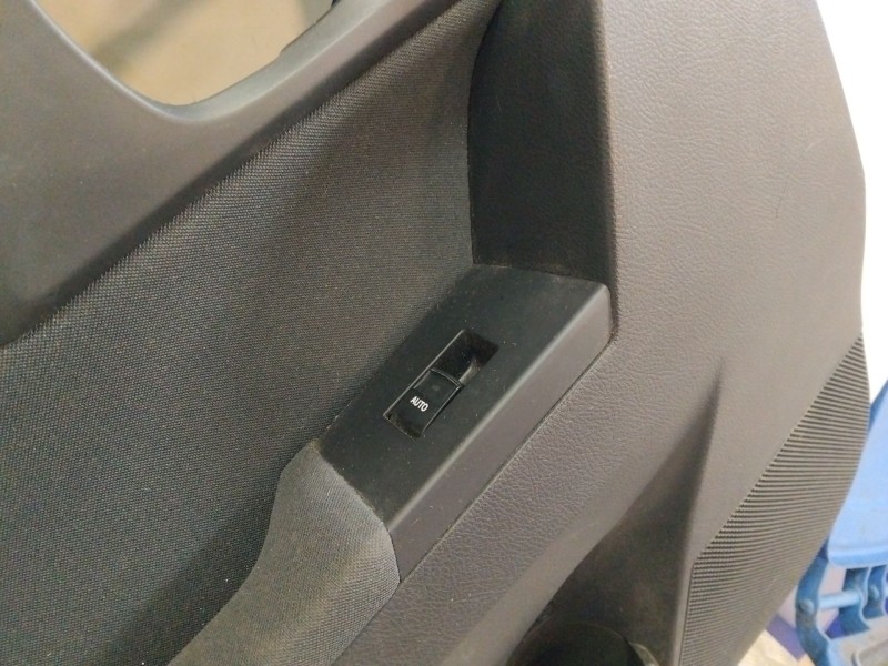 Recambio de guarnecido puerta trasera izquierda para toyota auris (_e18_) 1.2 (nre185_) referencia OEM IAM 6773602240  