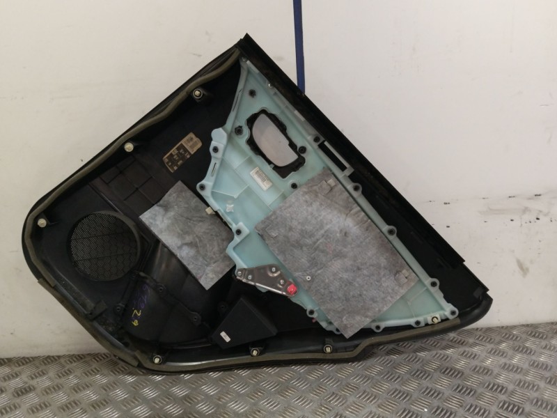 Recambio de guarnecido puerta trasera izquierda para toyota auris (_e18_) 1.2 (nre185_) referencia OEM IAM 6773602240  