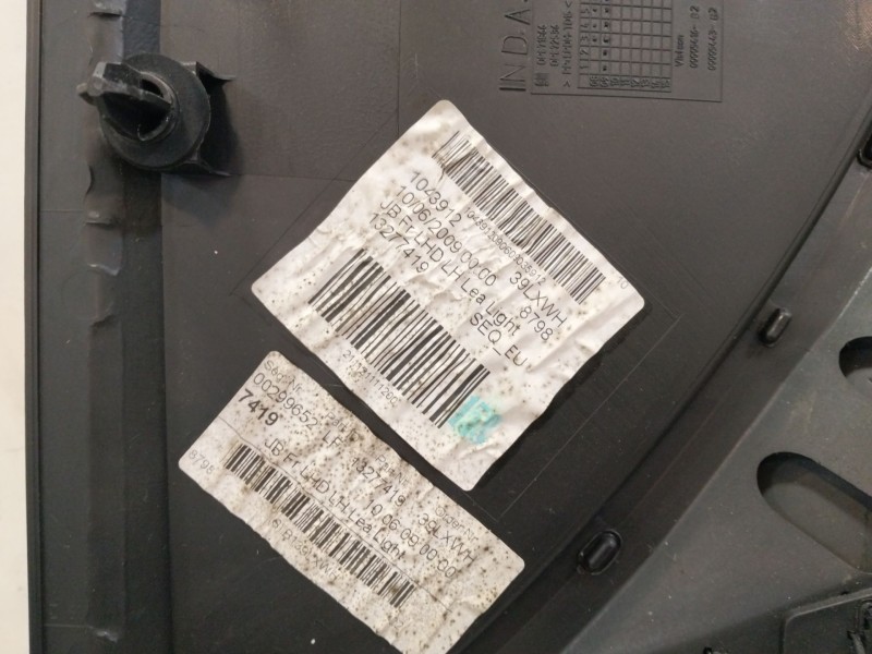 Recambio de guarnecido puerta delantera izquierda para opel insignia a (g09) 2.0 cdti (68) referencia OEM IAM 8686852  