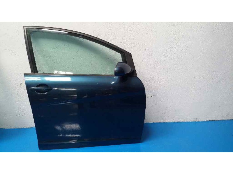 Recambio de puerta delantera derecha para seat toledo (5p2) 2.0 tdi referencia OEM IAM 5P0831056A  
