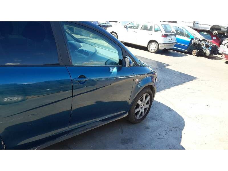 Recambio de puerta delantera derecha para seat toledo (5p2) 2.0 tdi referencia OEM IAM 5P0831056A  