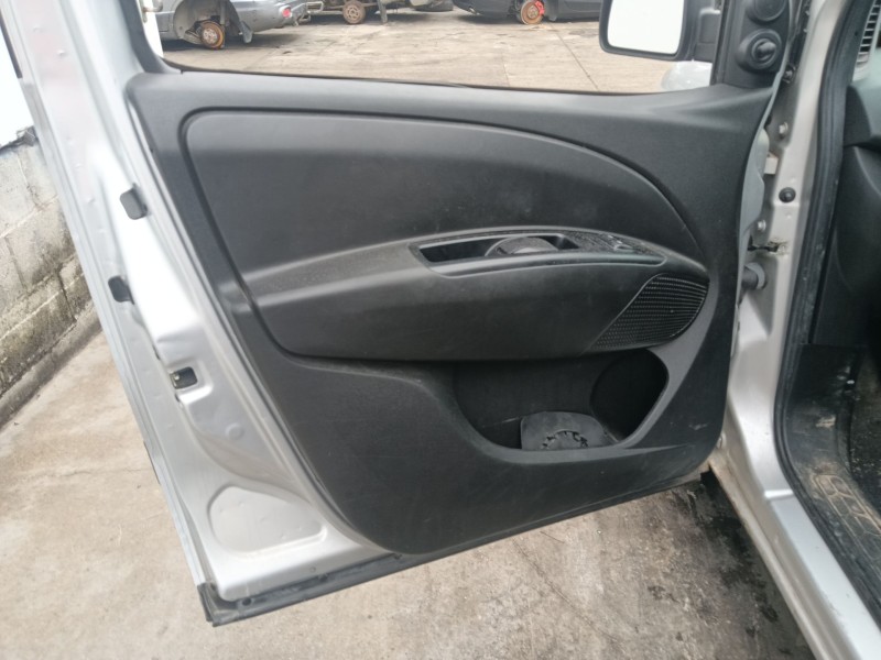 opel combo furgón/monospace (x12) del año 2017