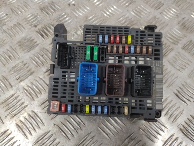 Recambio de caja reles / fusibles para citroën c4 ii (nc_) 1.2 thp 110 referencia OEM IAM 9810296080  