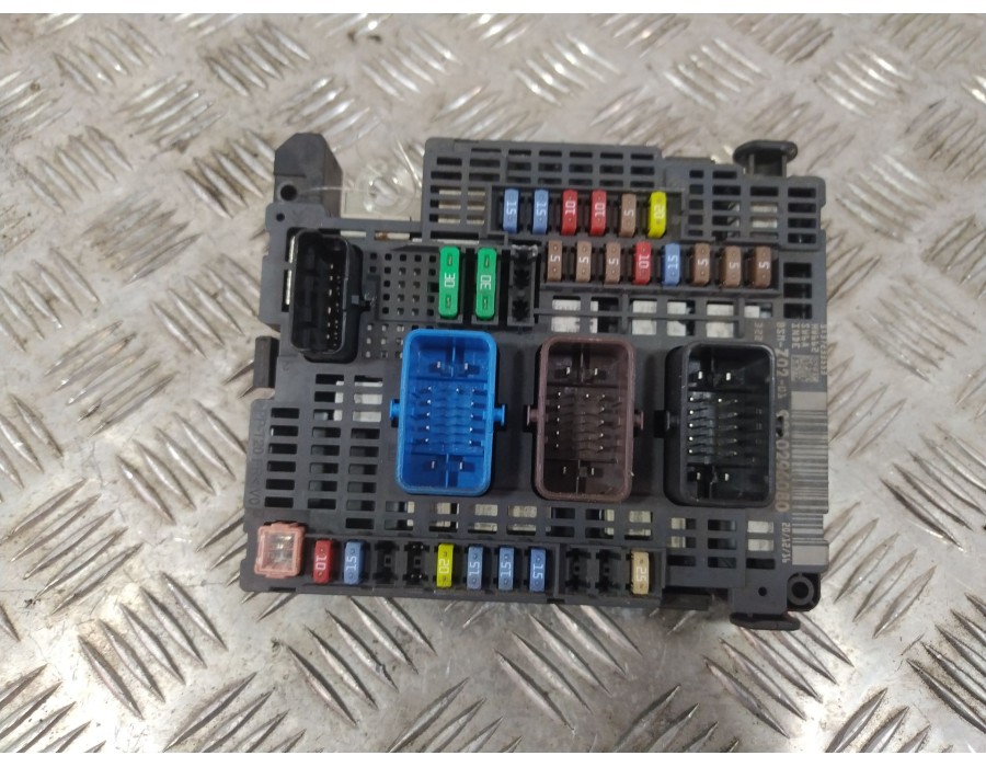 Recambio de caja reles / fusibles para citroën c4 ii (nc_) 1.2 thp 110 referencia OEM IAM 9810296080  