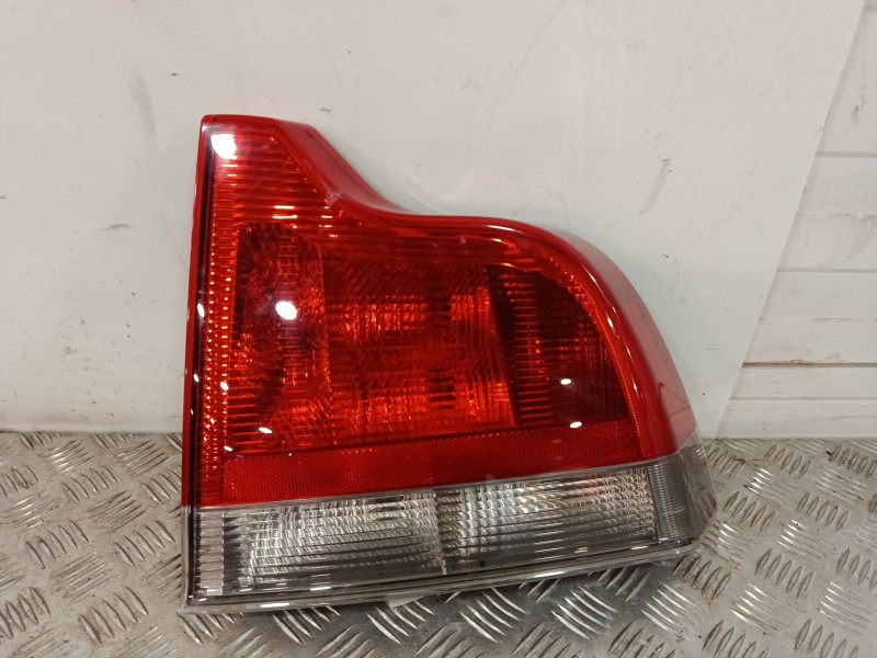 Recambio de piloto trasero derecho para volvo s60 i (384) d5 referencia OEM IAM 8664080  