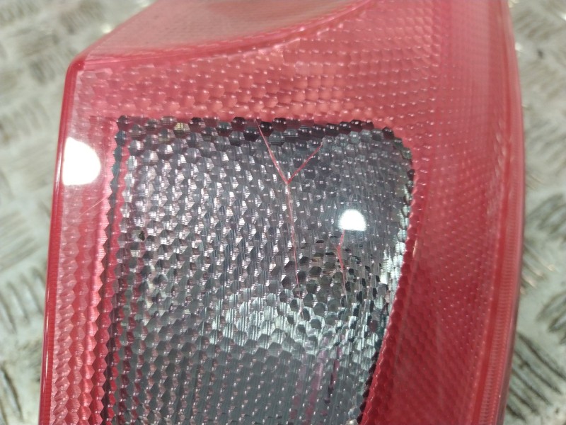 Recambio de piloto trasero derecho para fiat punto (188_) 1.9 jtd referencia OEM IAM 46817803  