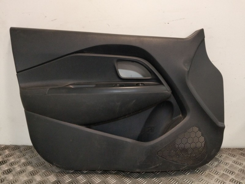 Recambio de guarnecido puerta delantera izquierda para kia rio iii (ub) 1.25 cvvt referencia OEM IAM 823301W010  