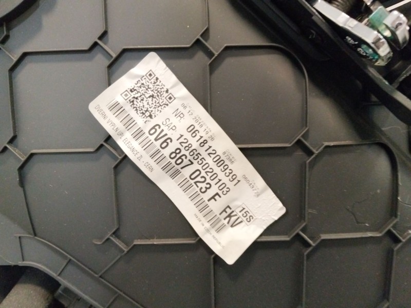 Recambio de guarnecido puerta trasera izquierda para skoda fabia iii (nj3) 1.0 referencia OEM IAM 6V6867023F  