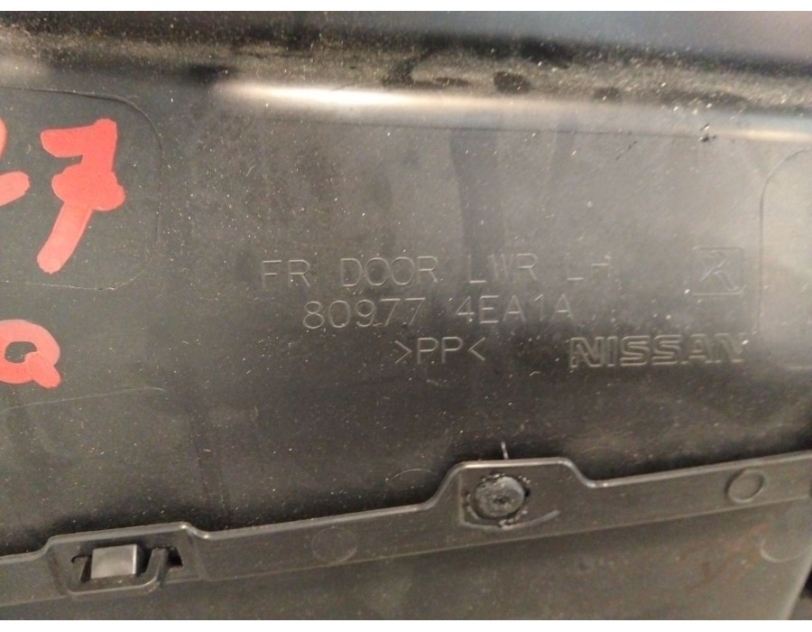 Recambio de guarnecido puerta delantera izquierda para nissan qashqai ii (j11, j11_) 1.6 dci referencia OEM IAM 809114EA1A  