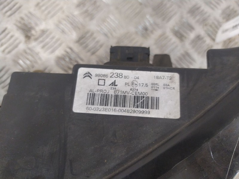 Recambio de faro izquierdo para citroën c4 ii (nc_) 1.2 thp 110 referencia OEM IAM 980862388004 9808623880 