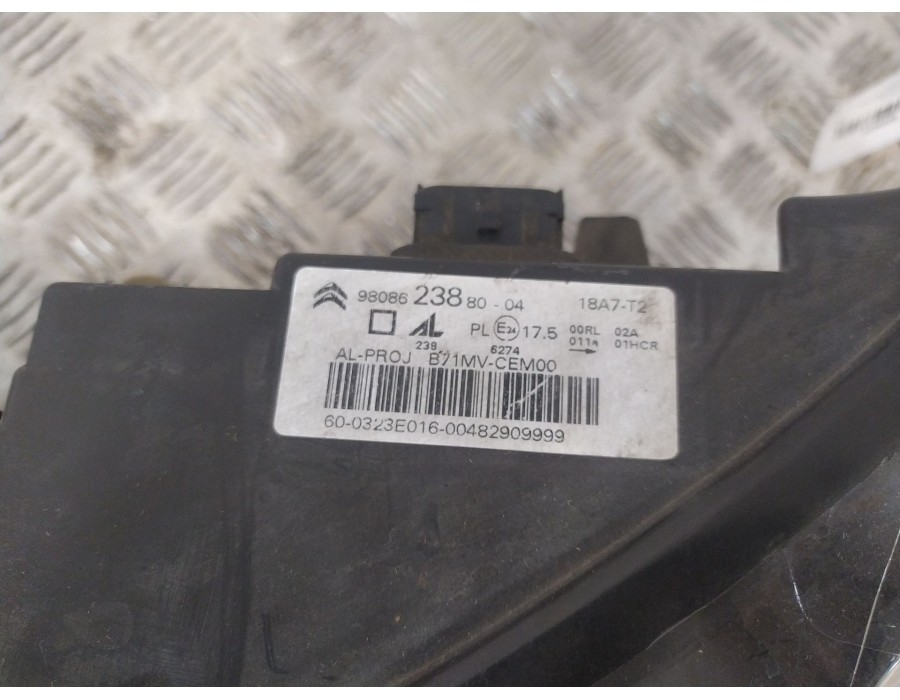 Recambio de faro izquierdo para citroën c4 ii (nc_) 1.2 thp 110 referencia OEM IAM 980862388004 9808623880 