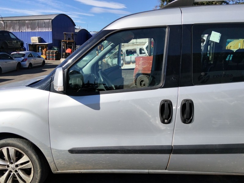 Recambio de puerta delantera izquierda para opel combo furgón/monospace (x12) 1.3 cdti (b05) referencia OEM IAM 95530983  