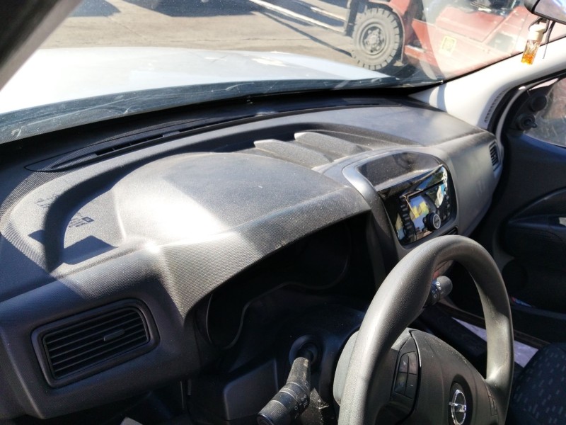 Recambio de salpicadero para opel combo furgón/monospace (x12) 1.3 cdti (b05) referencia OEM IAM 95513325  