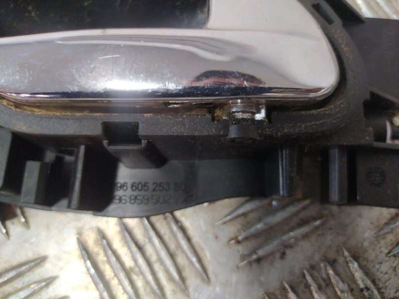 Recambio de cerradura puerta trasera derecha para peugeot 308 sw referencia OEM IAM 9800617280  