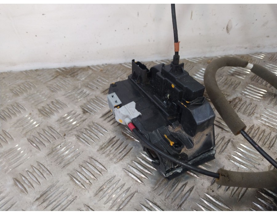 Recambio de cerradura puerta delantera izquierda para nissan qashqai ii (j11, j11_) 1.6 dci referencia OEM IAM 805014EA0A  