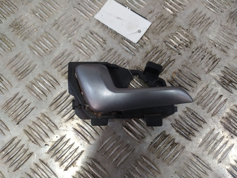 Recambio de maneta interior delantera izquierda para kia rio iii (ub) 1.25 cvvt referencia OEM IAM 826101W010  