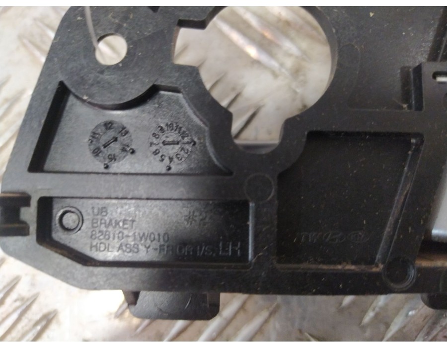Recambio de maneta interior delantera izquierda para kia rio iii (ub) 1.25 cvvt referencia OEM IAM 826101W010  
