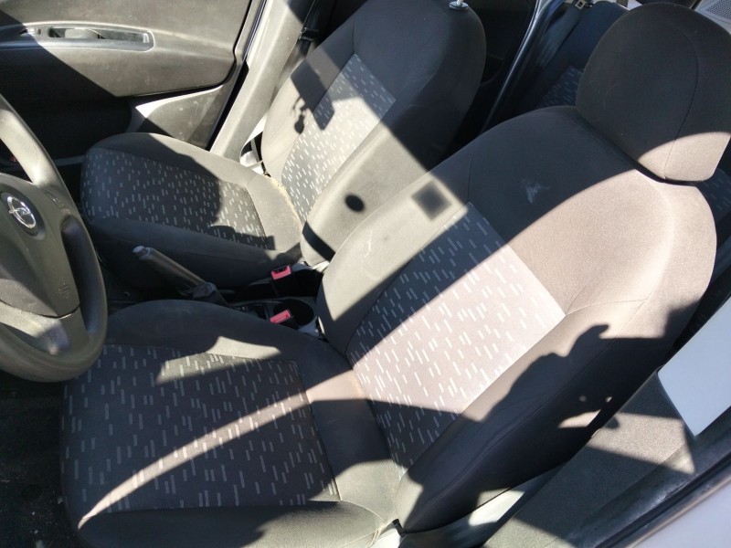 Recambio de asiento delantero izquierdo para opel combo furgón/monospace (x12) 1.3 cdti (b05) referencia OEM IAM   