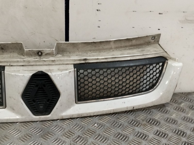 Recambio de rejilla delantera para renault trafic ii autobús (jl) 2.5 dci 135 (jl0d) referencia OEM IAM 8200204450  