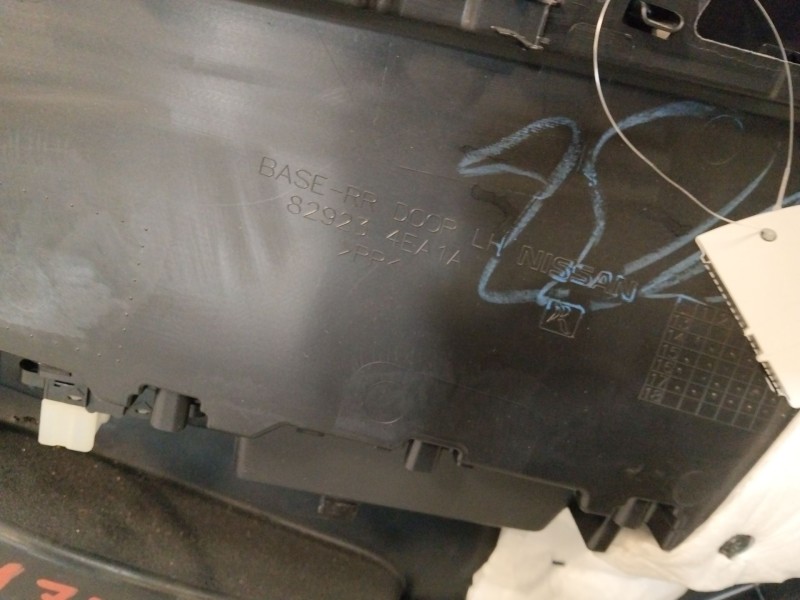 Recambio de guarnecido puerta trasera derecha para nissan qashqai ii (j11, j11_) 1.6 dci referencia OEM IAM 829234EA1A  