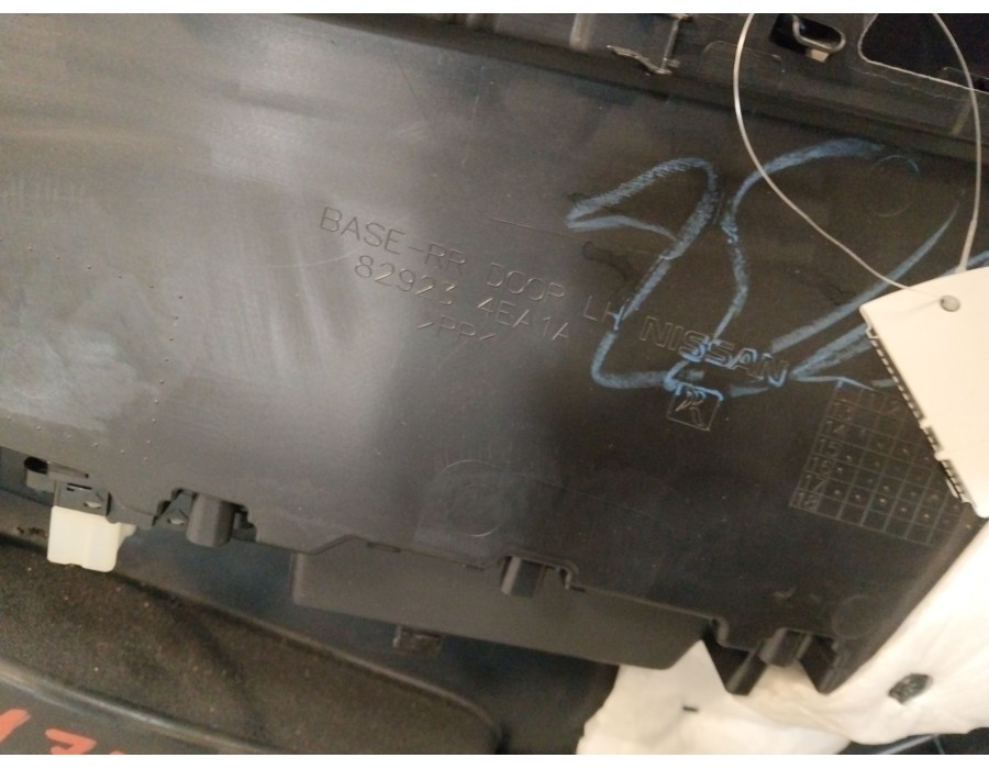 Recambio de guarnecido puerta trasera derecha para nissan qashqai ii (j11, j11_) 1.6 dci referencia OEM IAM 829234EA1A  