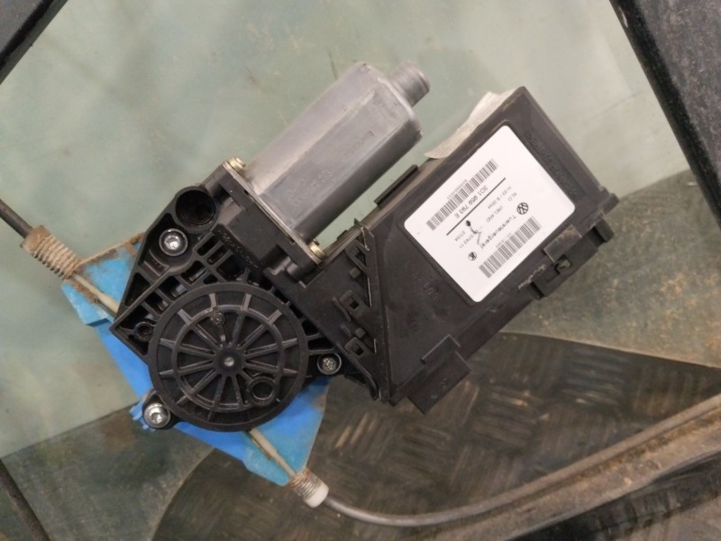 Recambio de elevalunas delantero izquierdo para volkswagen touareg (7la) 2.5 tdi referencia OEM IAM 3D1959793E  