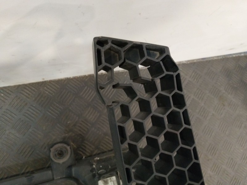Recambio de panel frontal para hyundai ix35 (lm, el, elh) 1.6 referencia OEM IAM 641102Y000  