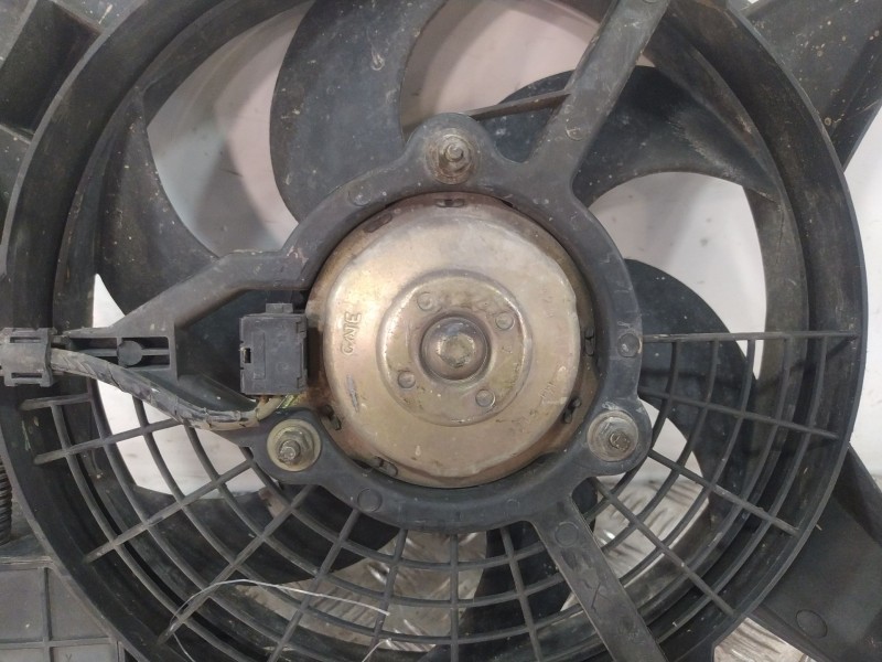 Recambio de electroventilador para peugeot 106 ii (1a_, 1c_) 1.1 i referencia OEM IAM 9647327180  