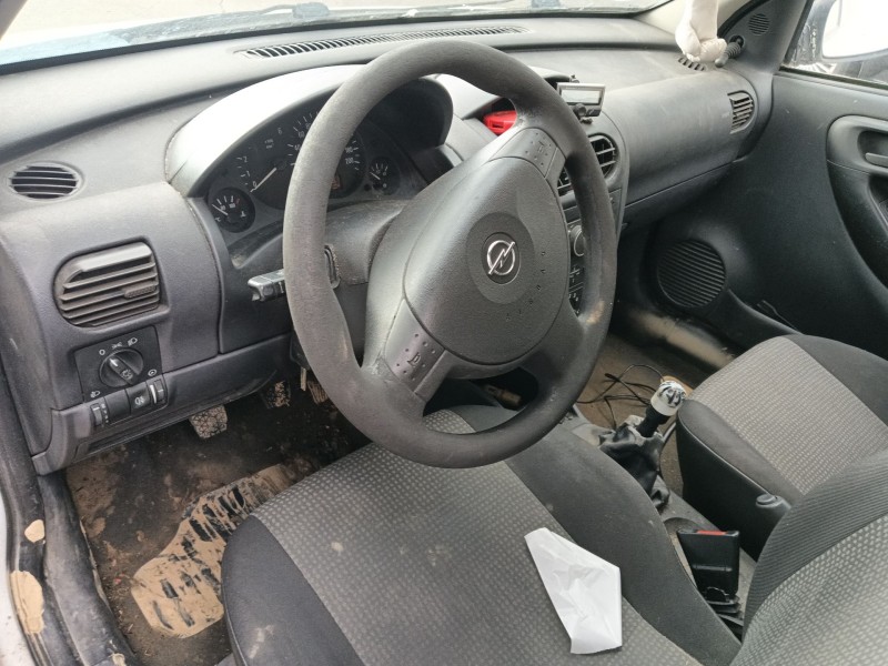 opel corsa c (x01) del año 2006