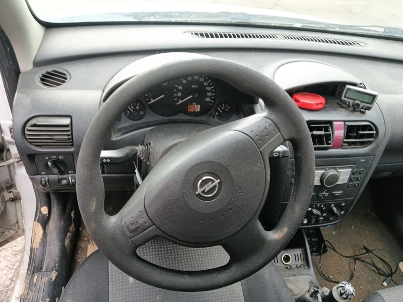 opel corsa c (x01) del año 2006