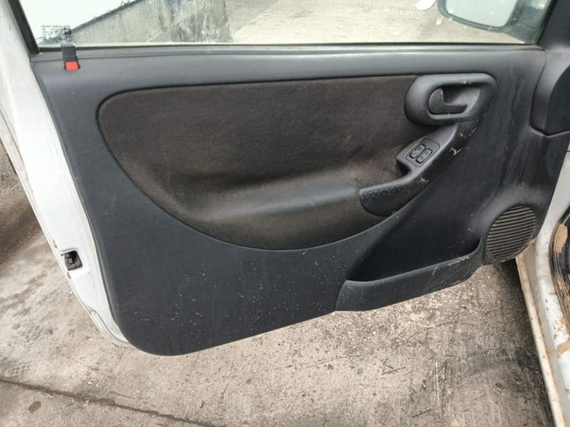 opel corsa c (x01) del año 2006