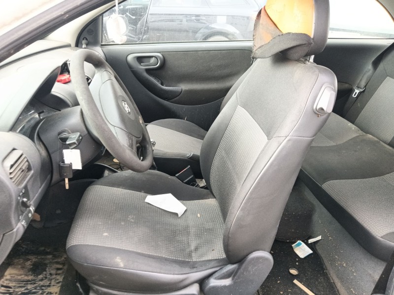 opel corsa c (x01) del año 2006