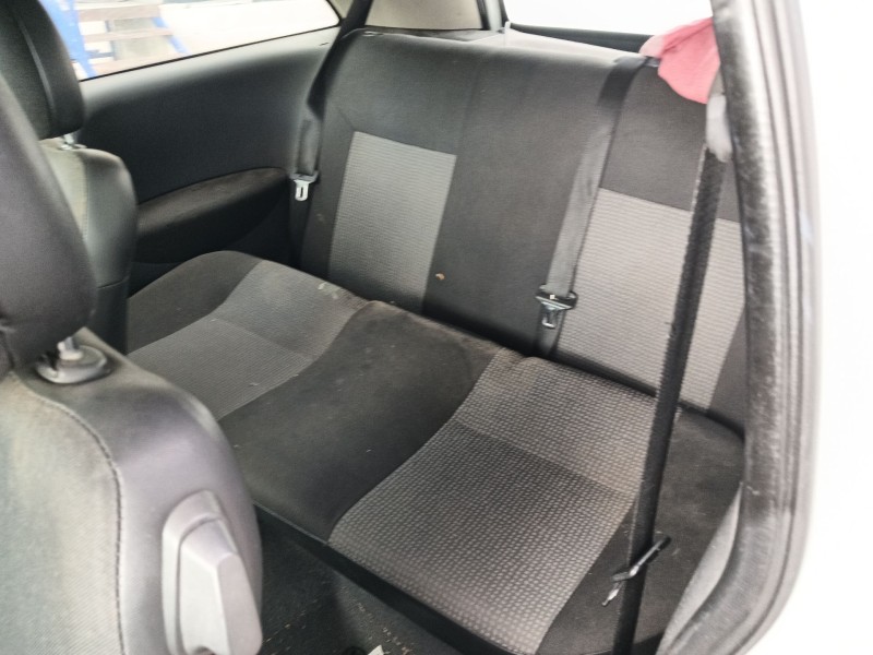 opel corsa c (x01) del año 2006