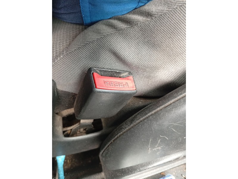 Recambio de enganche cinturon delantero izquierdo para peugeot partner furgón/monospace 1.6 hdi referencia OEM IAM   