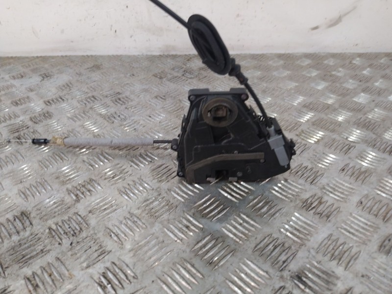 Recambio de cerradura puerta trasera izquierda para renault captur ii (hf_) e-tech 160 referencia OEM IAM 825031538R  